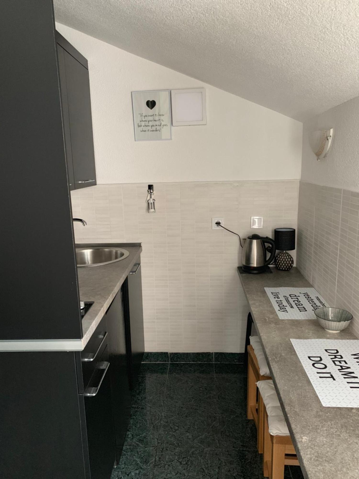 Apartmani Krgusic Tivat Exterior foto